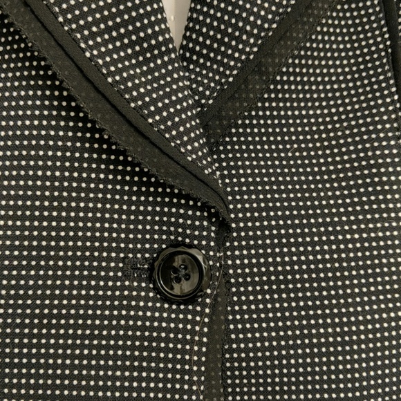 WHBM Polka dot 3/4 sleeve blazer - Picture 2 of 6